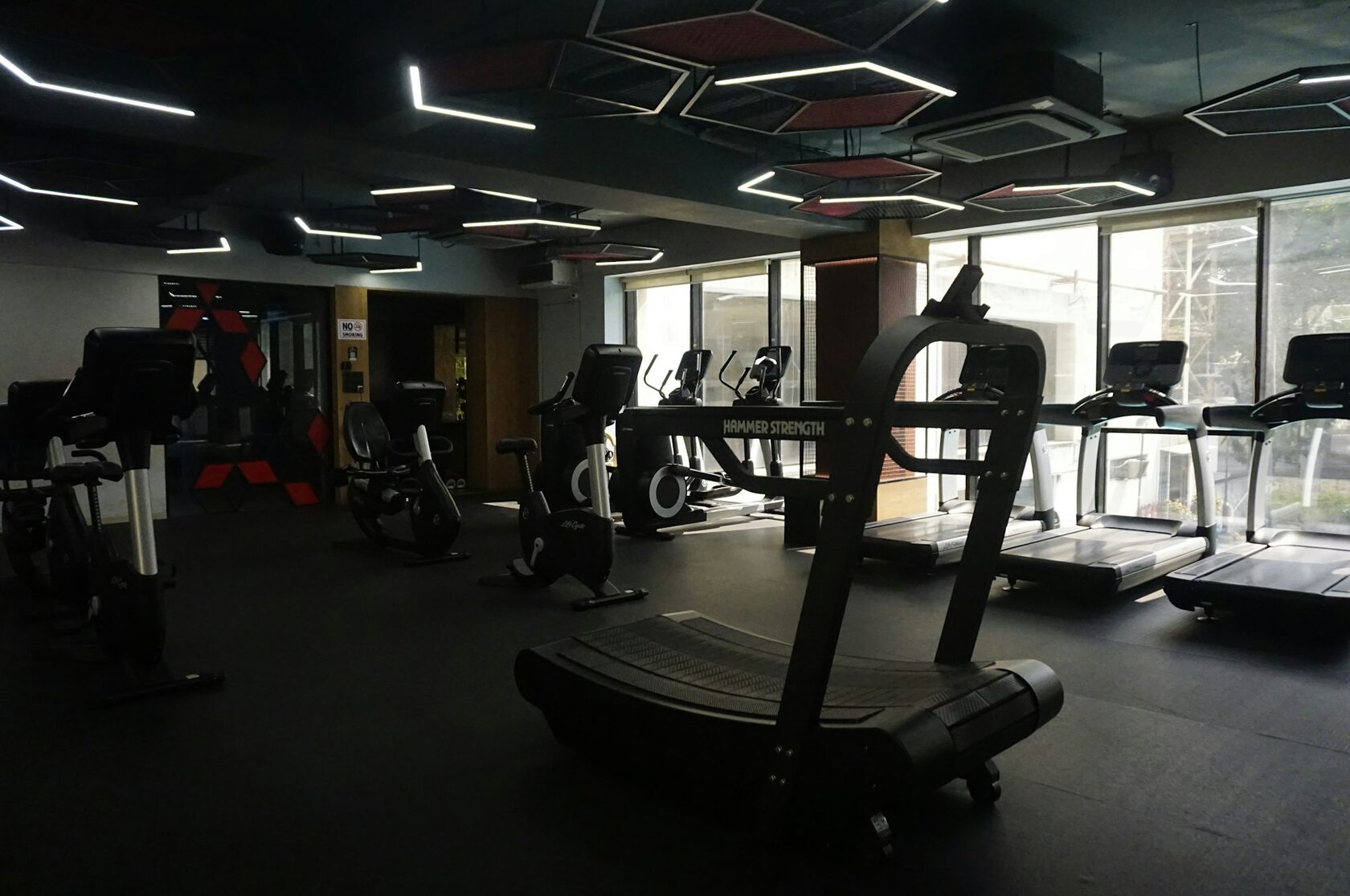 Interior do ginásio Leon, zona de musculação